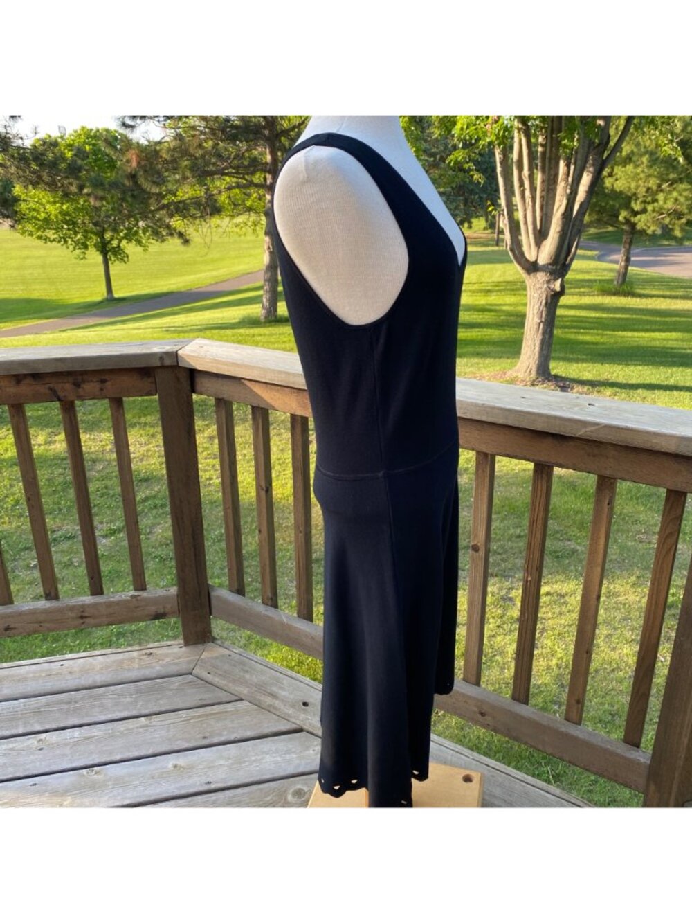 Ann Taylor Dress Black Knit Sleeveless Scoop Neck Size M Scalloped Hem NWT $129 - Picture 3 of 12